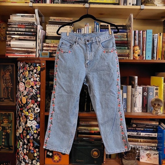 bill blass Denim - Vintage Bill Blass Floral Embroidered Light Wash Jeans Size 8 90s Ankle Slit